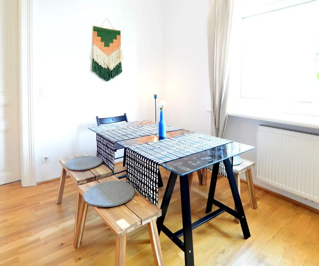 Apartment 2 Bedrooms @ The U3 Subway Vienna