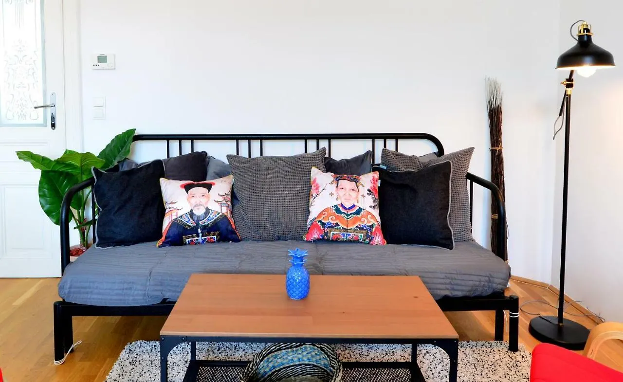 2 Bedrooms @ The U3 Subway Vienna Apartment